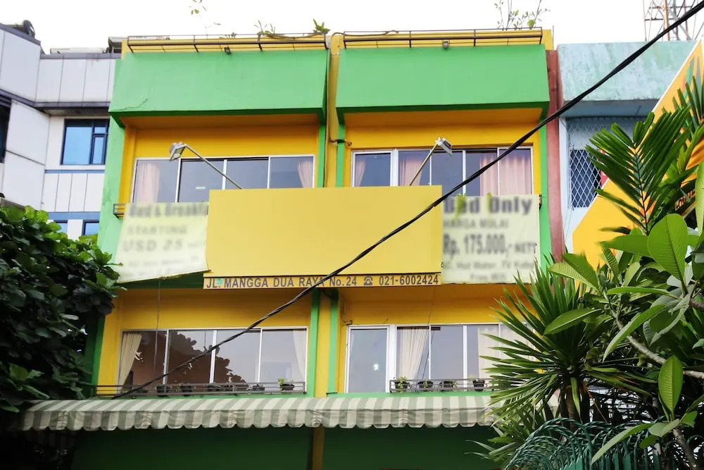 Airy Stasiun Jakarta Kota Mangga Dua Raya 24 Jakarta