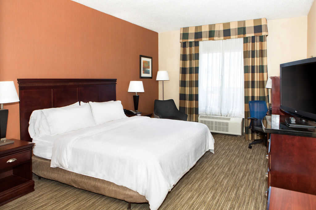 Holiday Inn Express & Suites by IHG Chambersburg by IHG