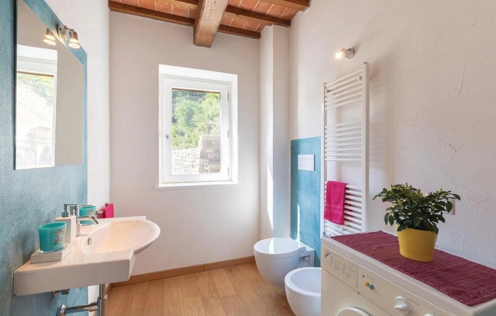 Awesome Home in Gubbio -pg- With 2 Bedrooms and Outdoor Swimming Pool
