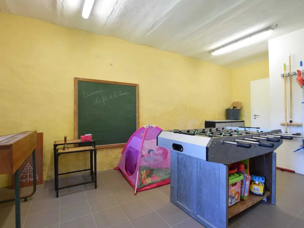 Lavish Holiday Home In Chassepierre With Terrace