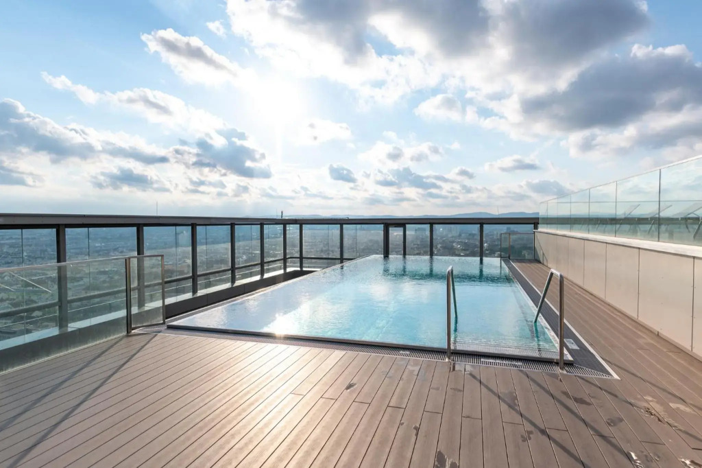 Apartment over the roofs of Vienna