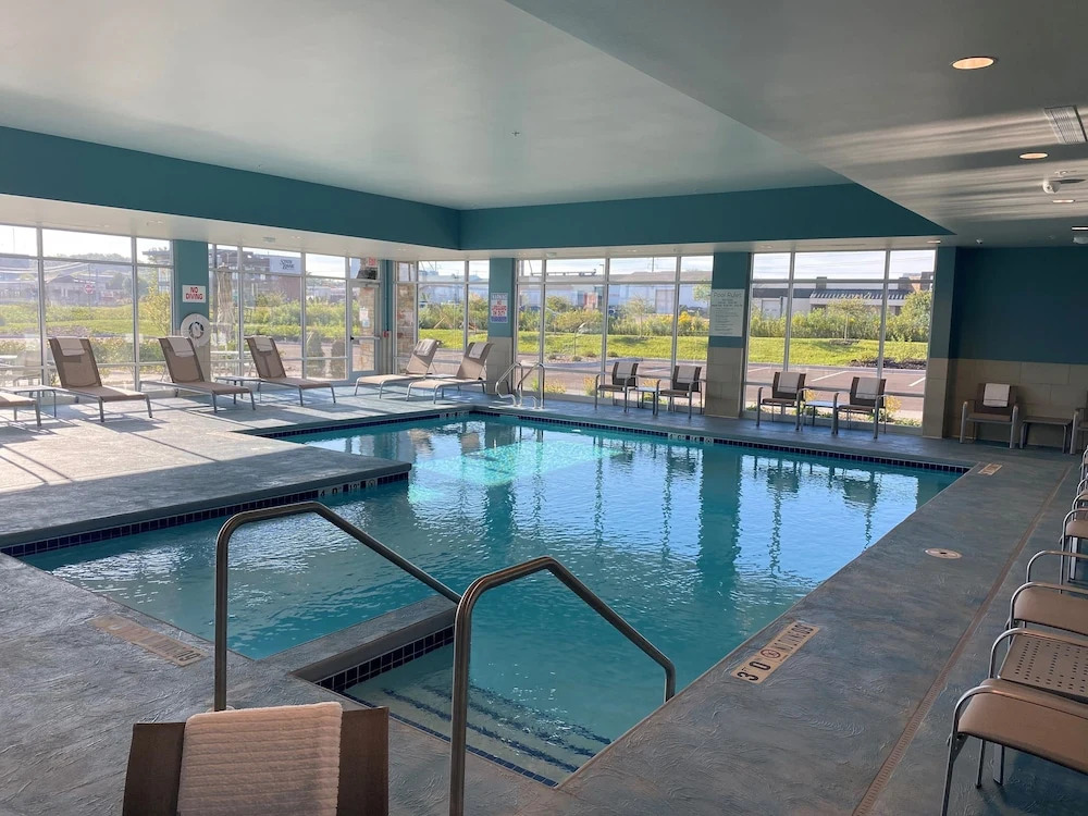 Holiday Inn Express & Suites - Madison West - Middleton by IHG