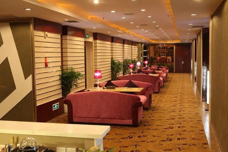 New Land Hotel
