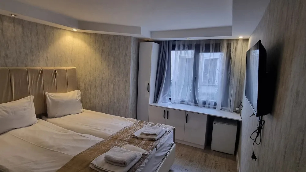 Diamond Pruva Hotel