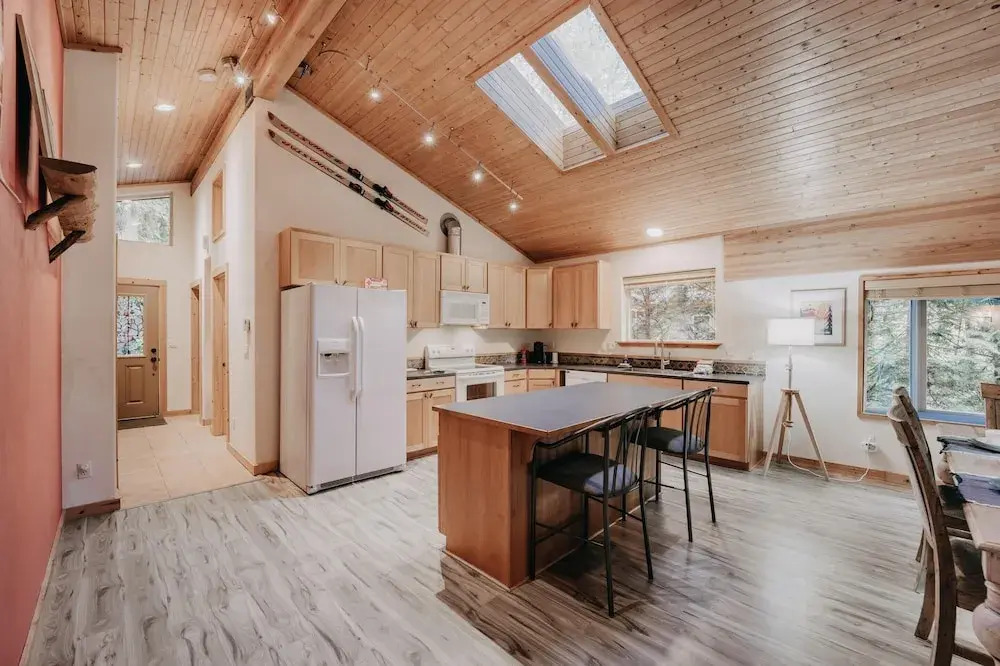 Glacier Springs Cabin 2bedrooms #60 The Family Time Cabin!