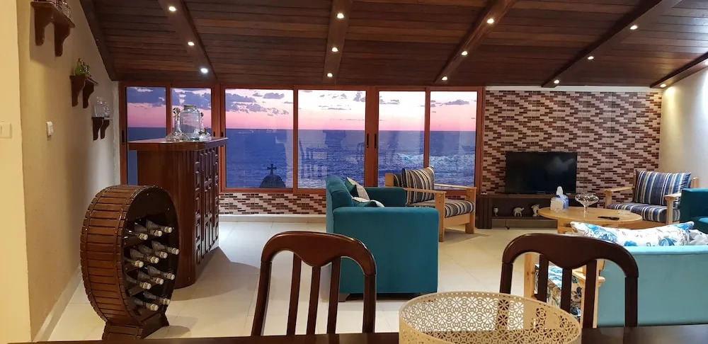 Apartment near Lady of the Sea & Phoenician Wall