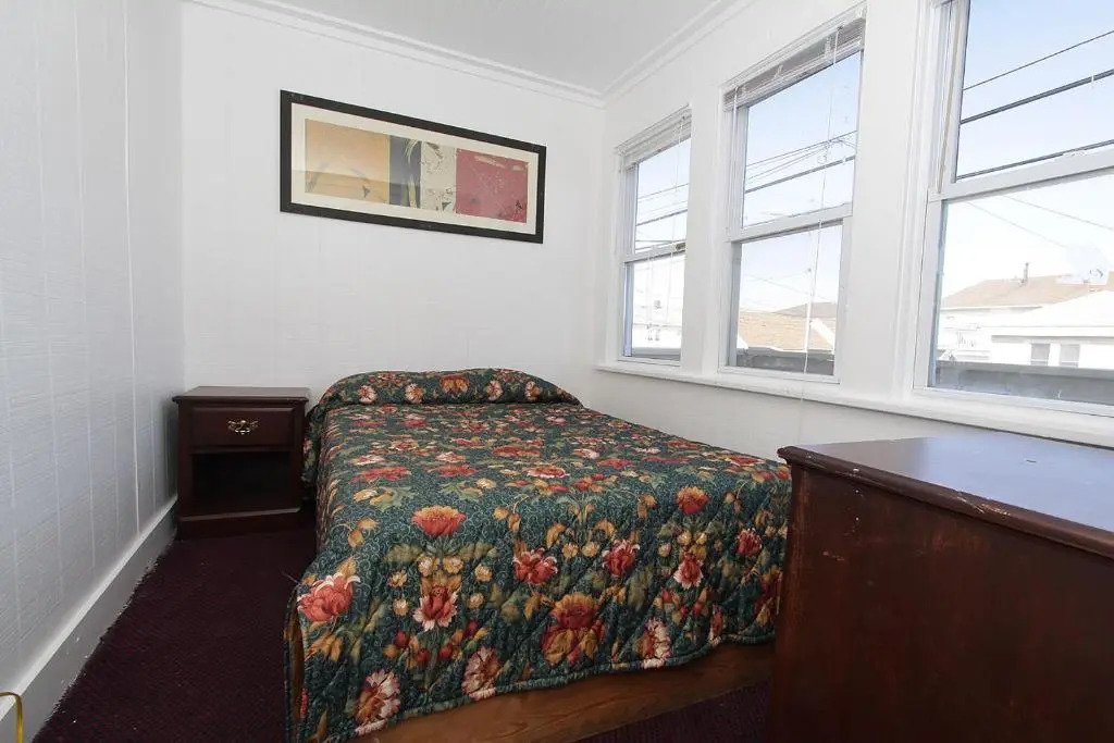 Shore Beach Houses - 119 F Franklin Avenue