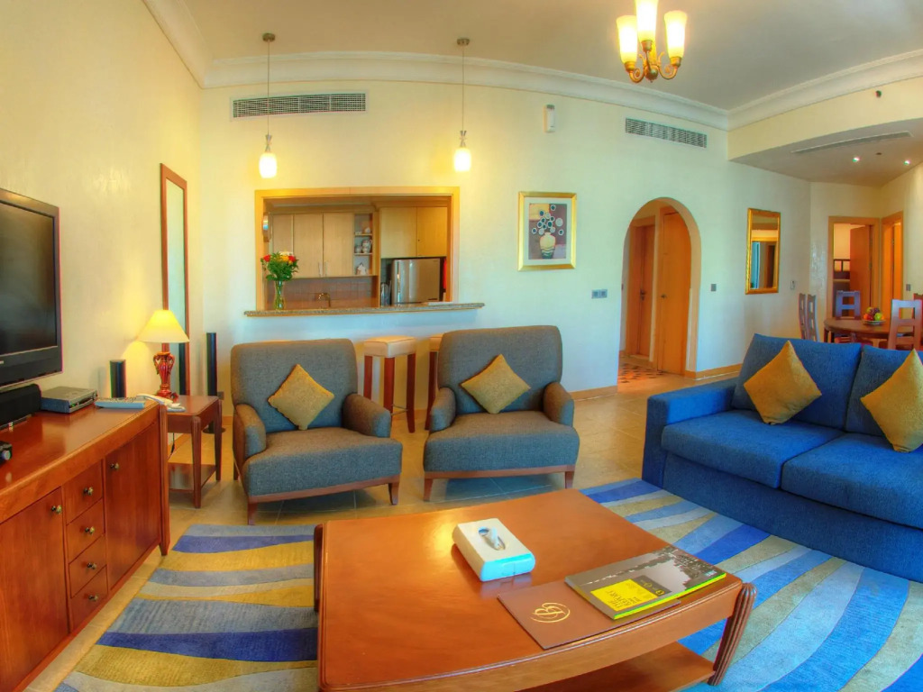 Апарт-отель Royal Club at Palm Jumeirah