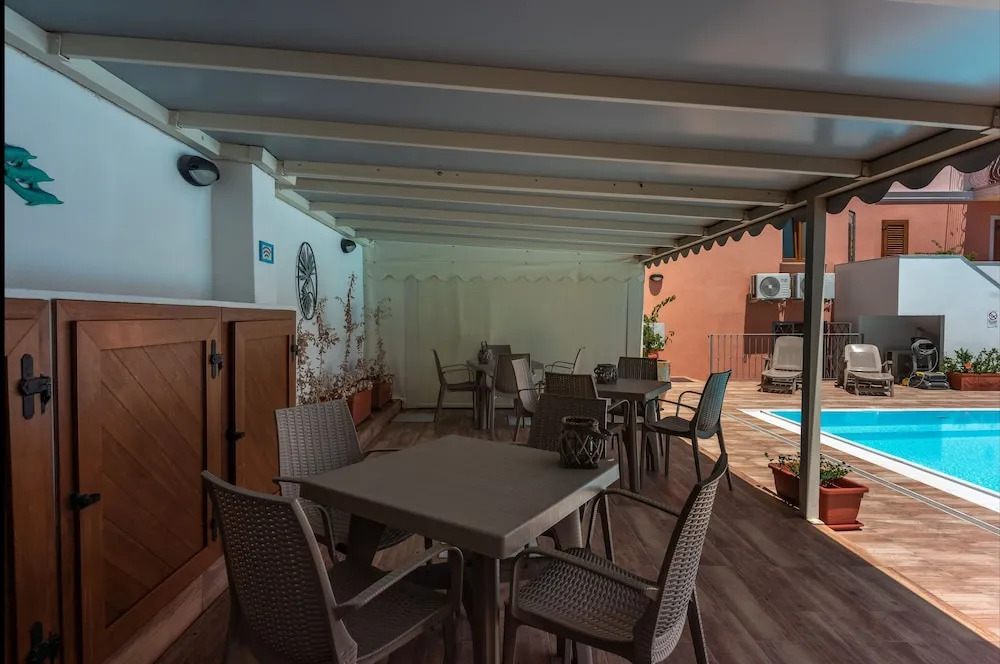 Relaxing Cristal Bedroom Apartment Sleeps 5 Persons