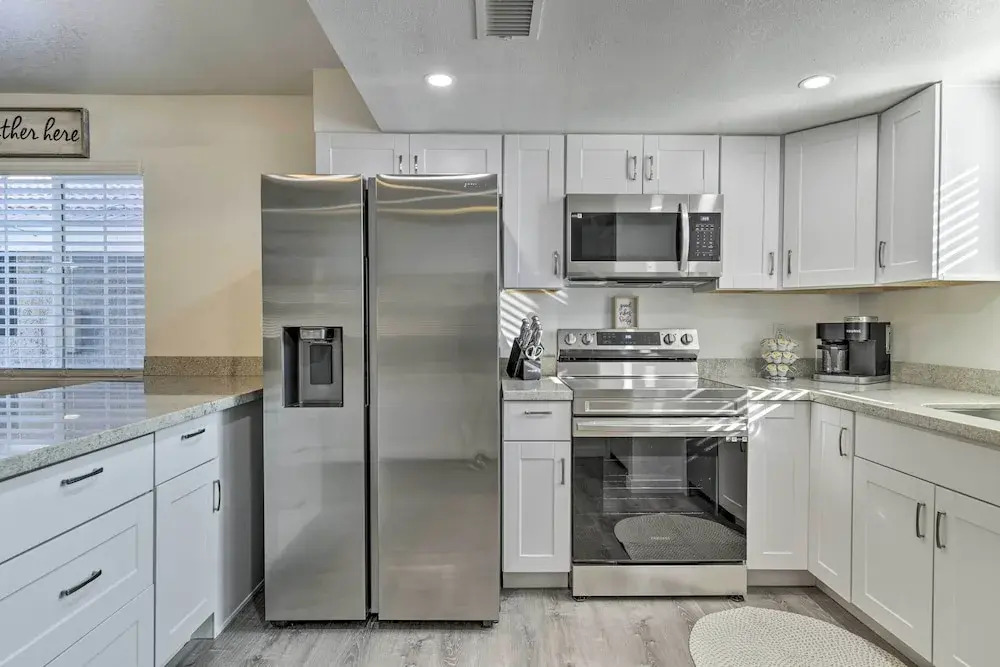 Downtown Gilbert Condo w/ Screened Porch!