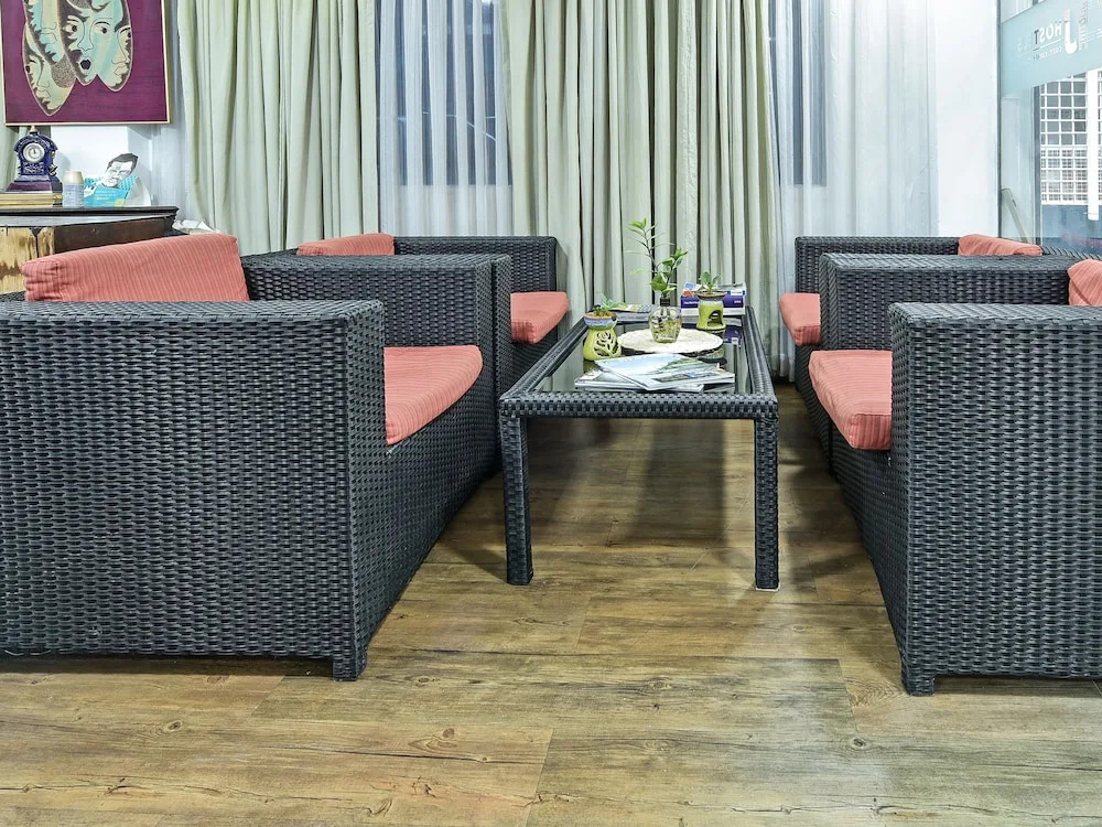 Super OYO 90780 J Hotel Bukit Bintang