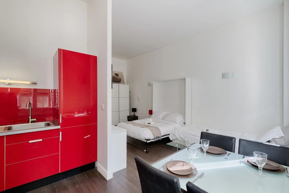 Modern Studio 3 Minutes From the Old Port!