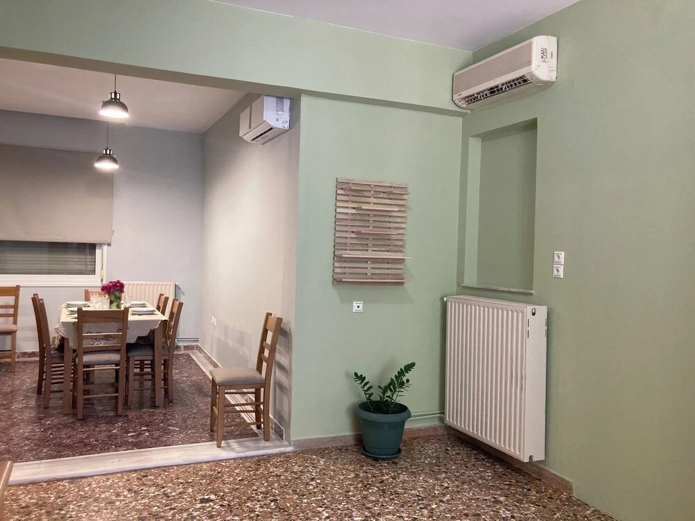 Yanni's Urban Residence