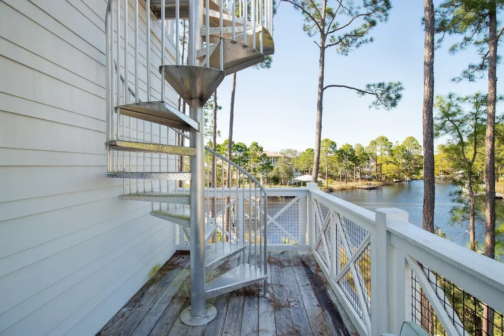 Seagrove Manor by Avantstay Free Paddle Boards Lake Front Yard & Pet Friendly