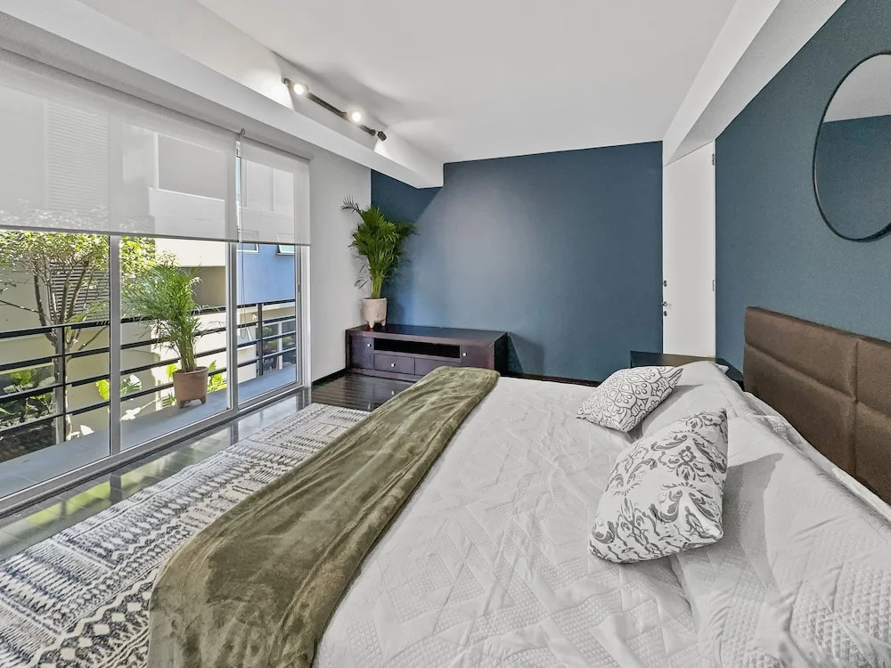 113-B201 Luxury 3br/2.5 baths in Condesa