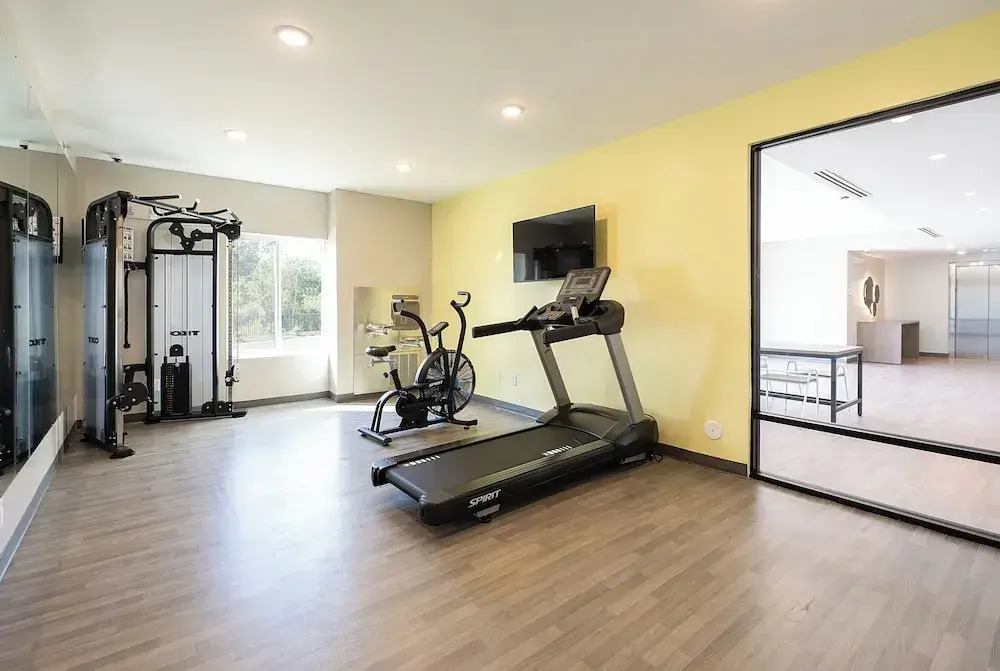 ECHO Suites Extended Stay by Wyndham Indianapolis AmeriPlex