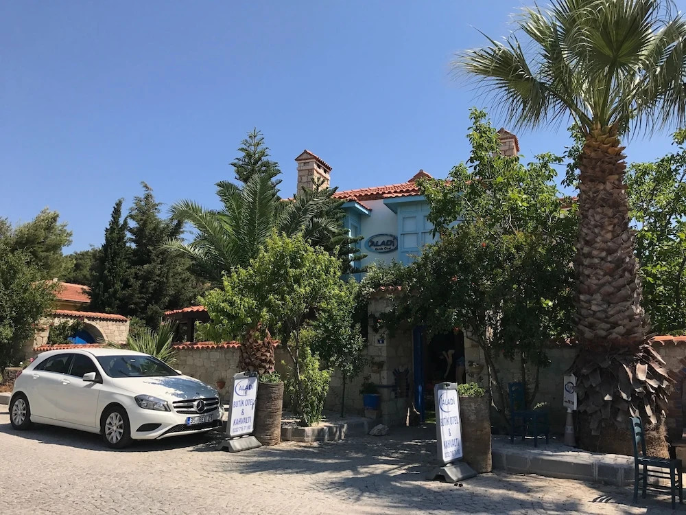 Aladi Hotel