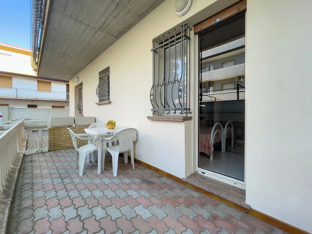 Cozy Flat Near Lignano Center