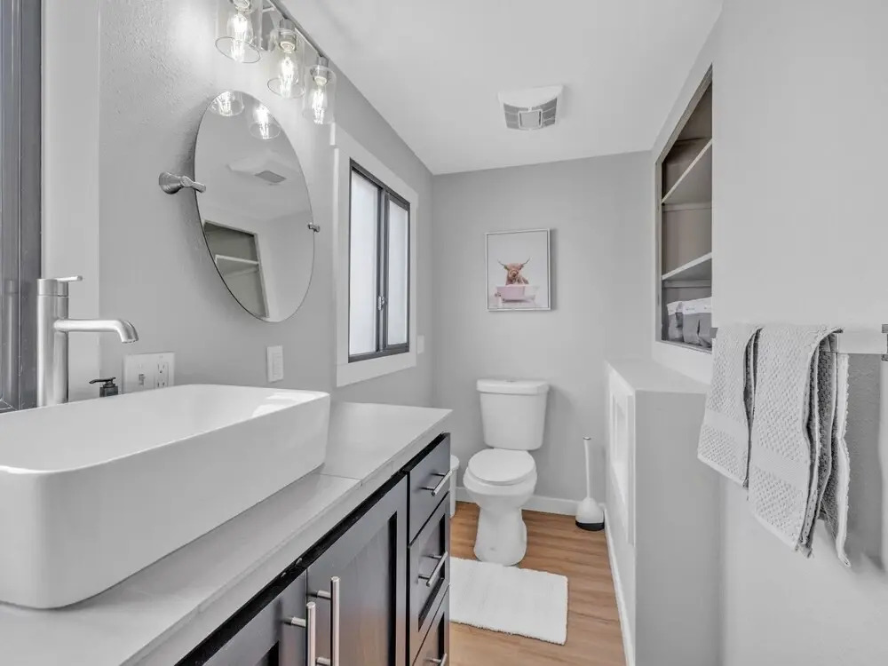Next Door To Roundup & Town! 3 Bedroom Residence by RedAwning