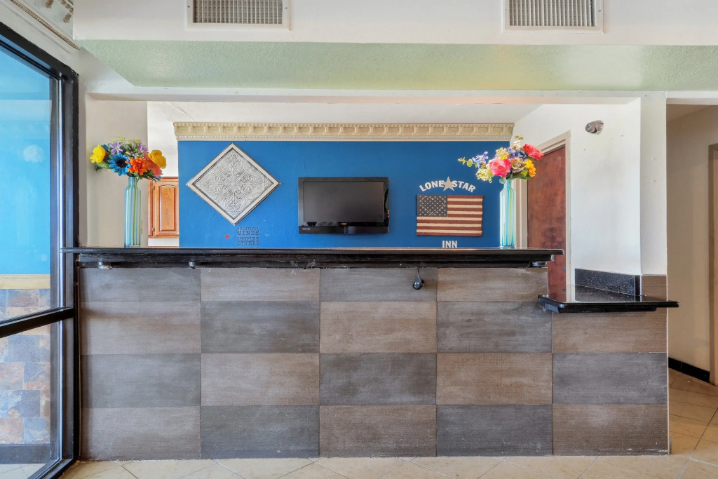 Lonestar Inn & Suites, Erick OK Hwy 40 BY OYO