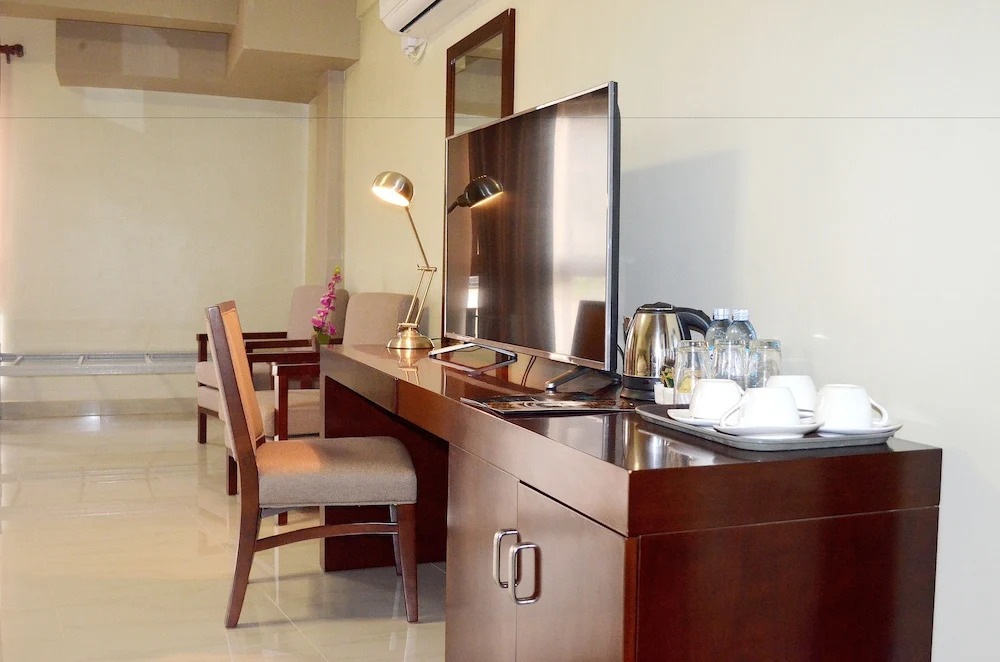 OYO 16061 Hotel Holly Hock