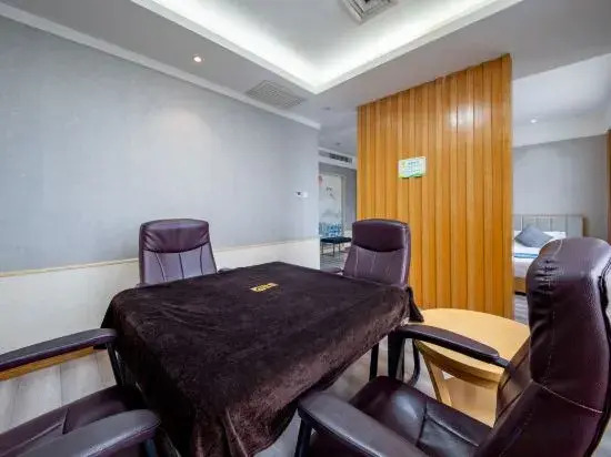 Hua Nian Hotel