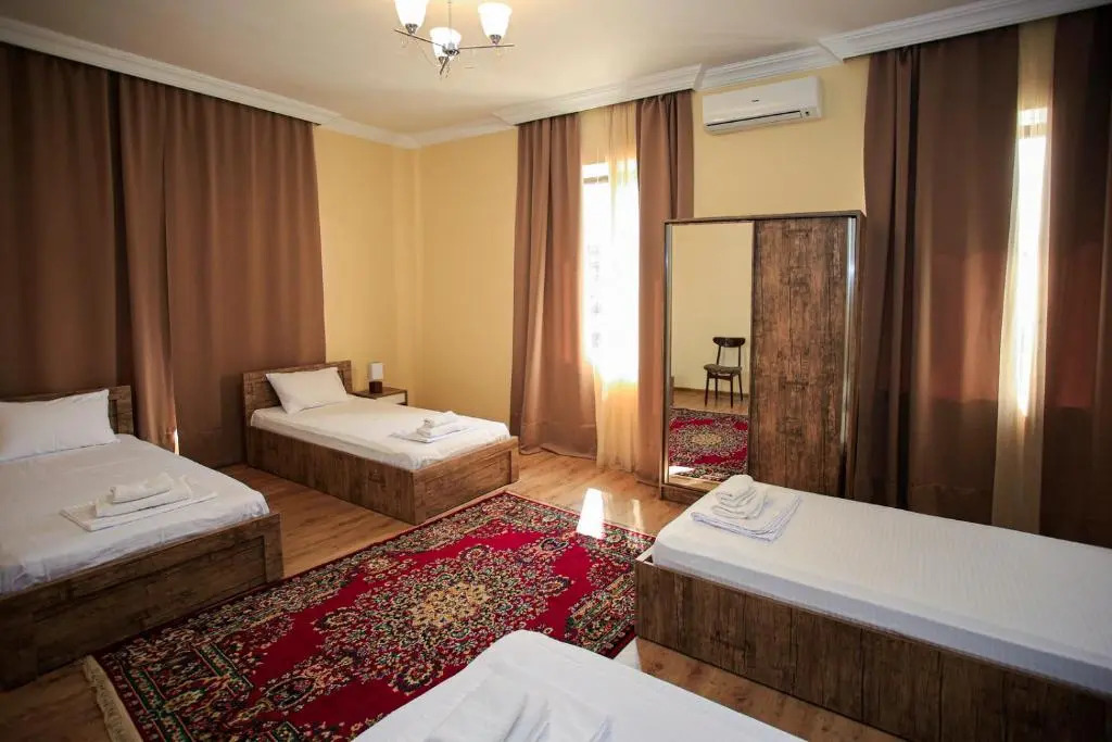 Bucha`s Guest House & Wine Cellar