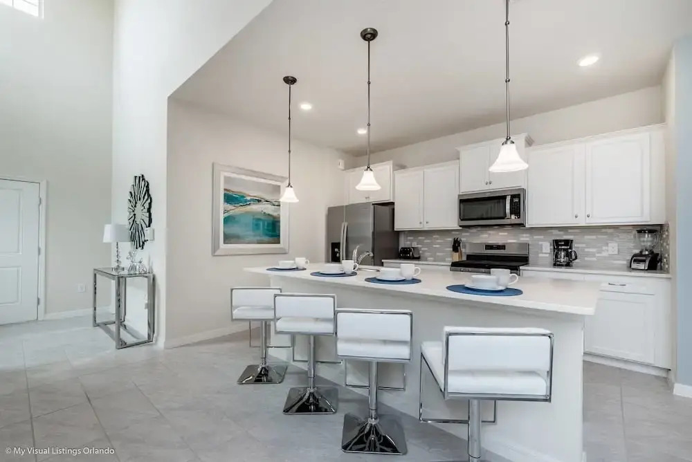 Stylish and Stunning 5BD Pool Home in Solterra - #5st452
