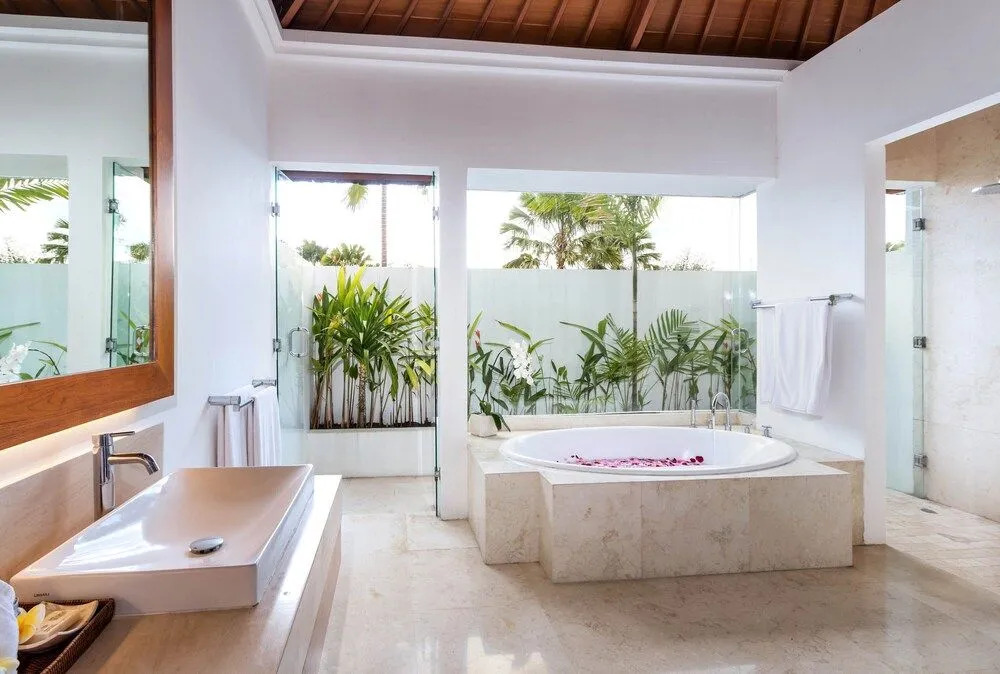 Villa Rubina - Luxury Pool Villa in Batu Belig Next to the Beach