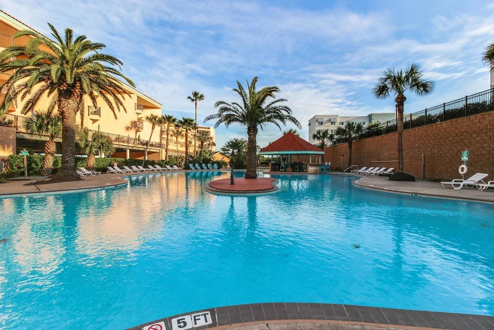 Maravilla Condos - Anchors Away