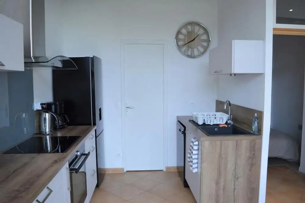 Appartement Lumineux avec Jardin Piscine