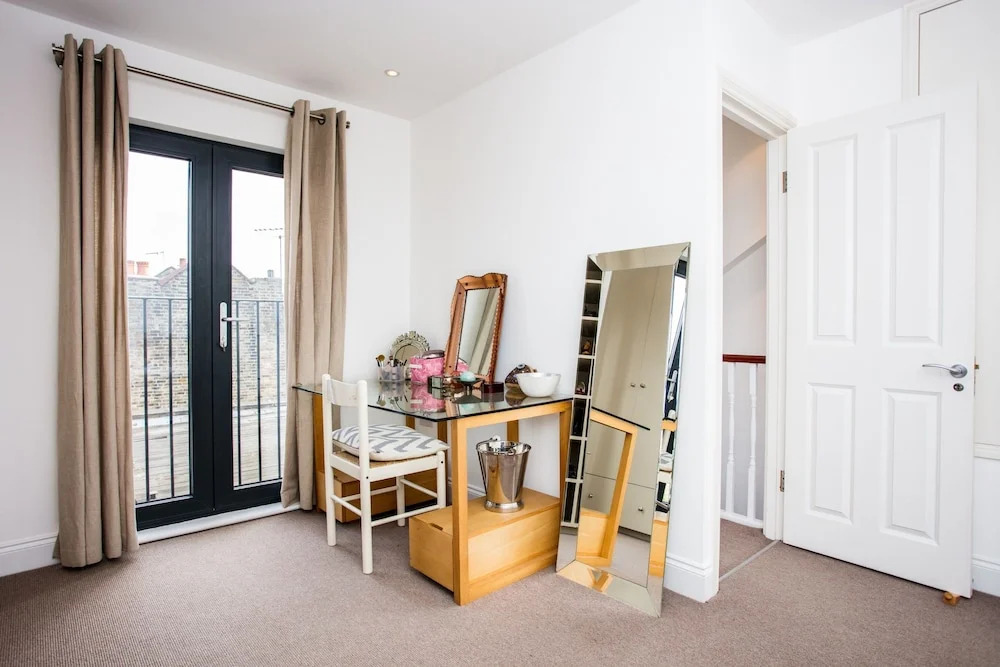 Wonderful 4 Bedroom Home In Kensal Rise