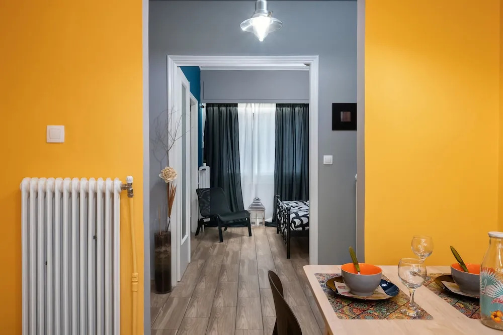 Apartment at the foothills of Acropolis