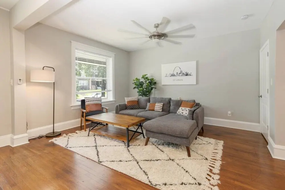 Cozy Family Home - Walk to MO Botanical Gardens
