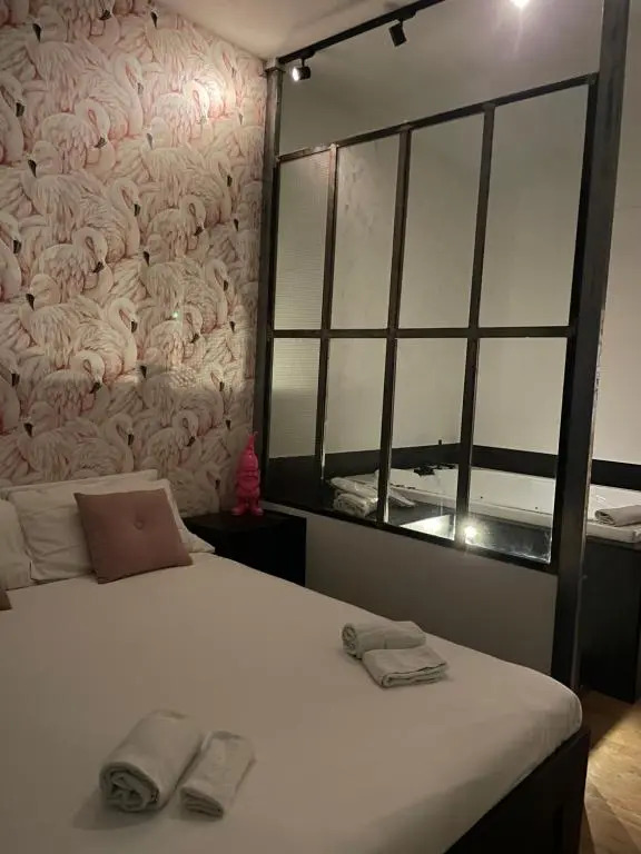 Royalroom2.0-relaxing spa & luxury apartments