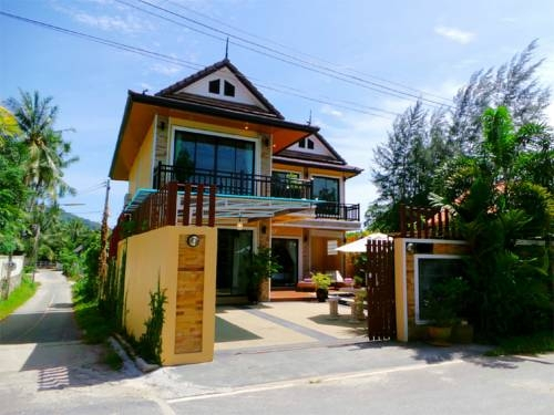 Sun-Soaked Spacious Villa - Pool, Hot Tub