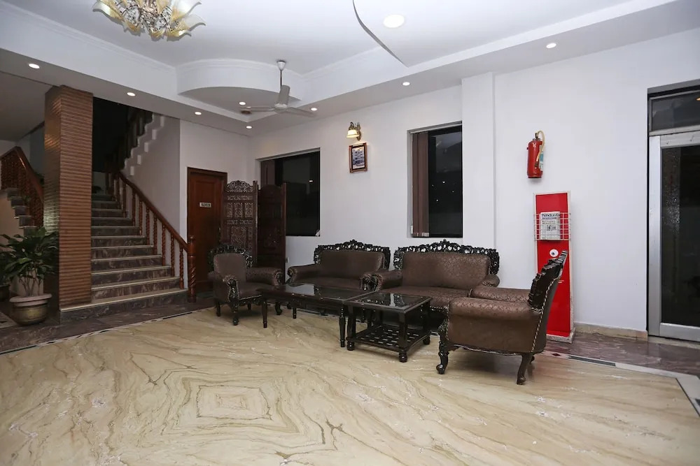 OYO 10072 Hotel Amrit Regency