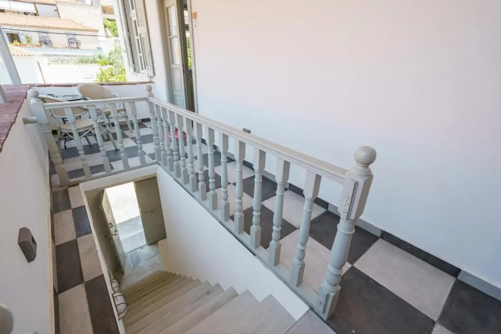LIVIN HYDRA 2 -Luxury Apartments