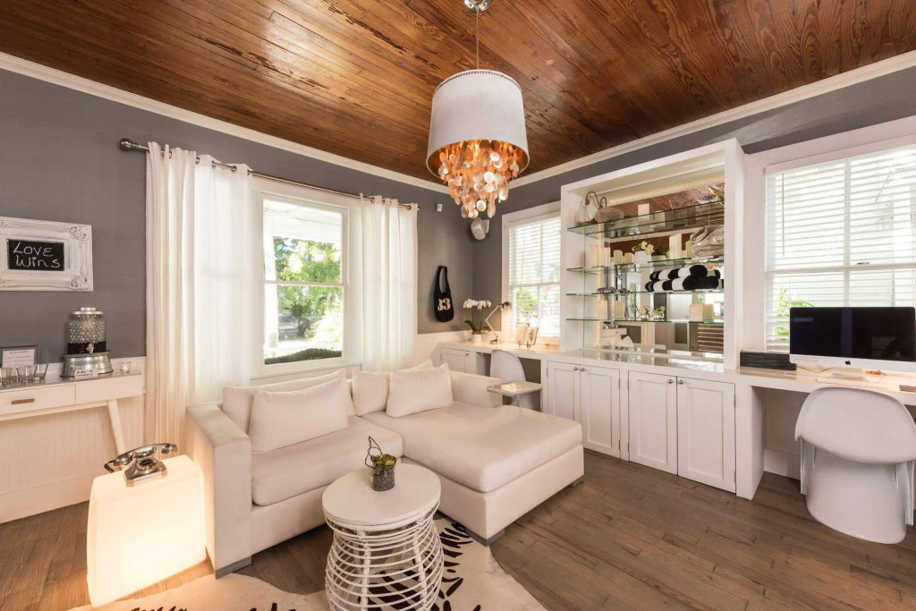 Alexanders Guesthouse-Adult Exclusive, LGBTQ Friendly