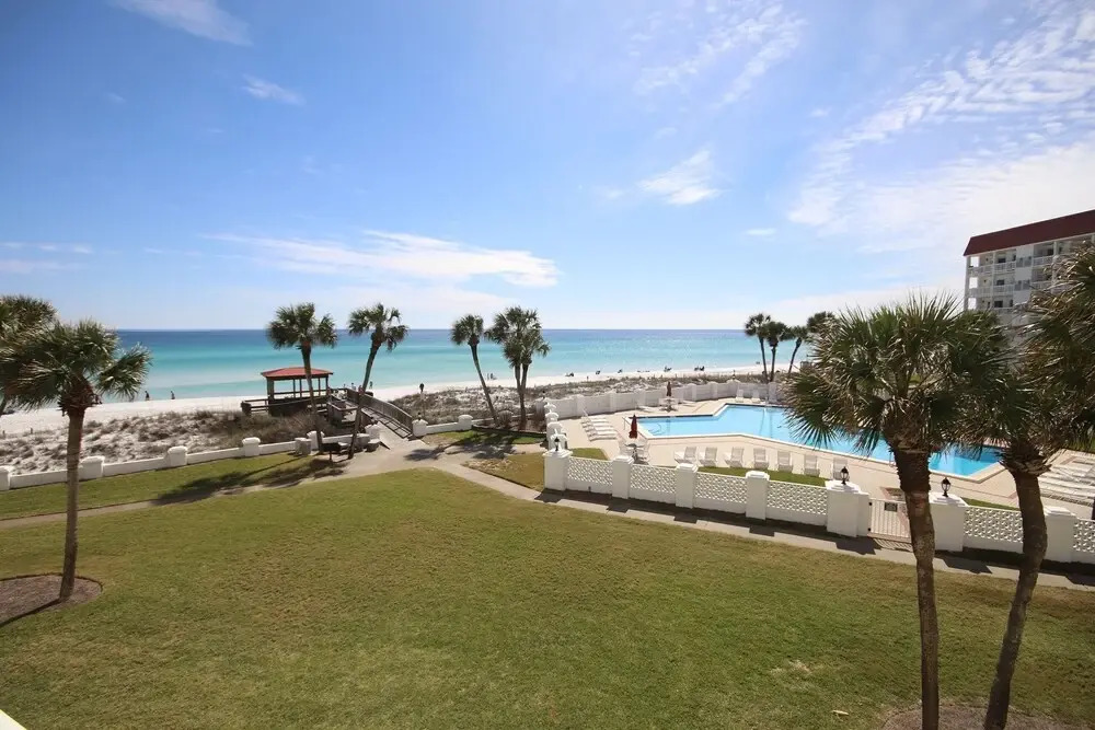 334 El Matador 1 Bedroom Condo by RedAwning