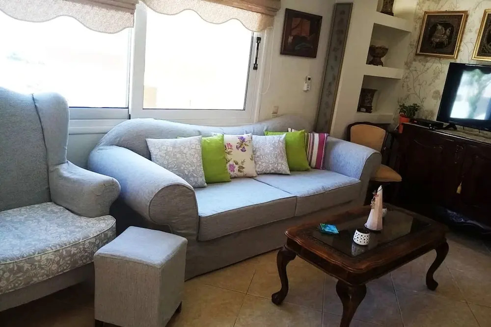 M N Luxury Apartment Sea View
