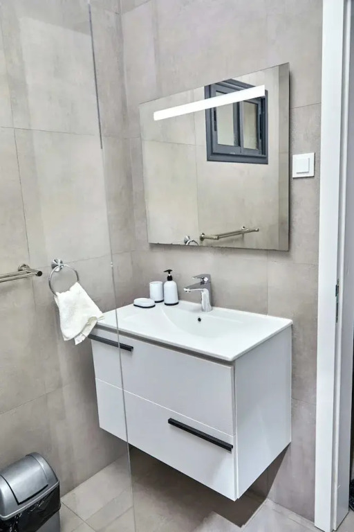 Waypoint Suites