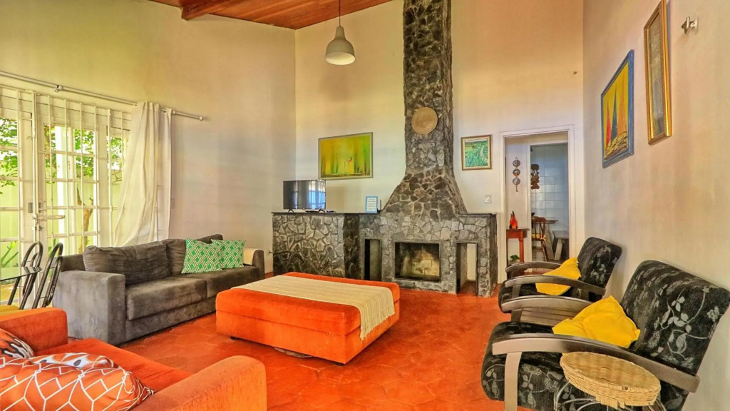 Casa 93 passos praia forno pizza lenha PalmasBNB