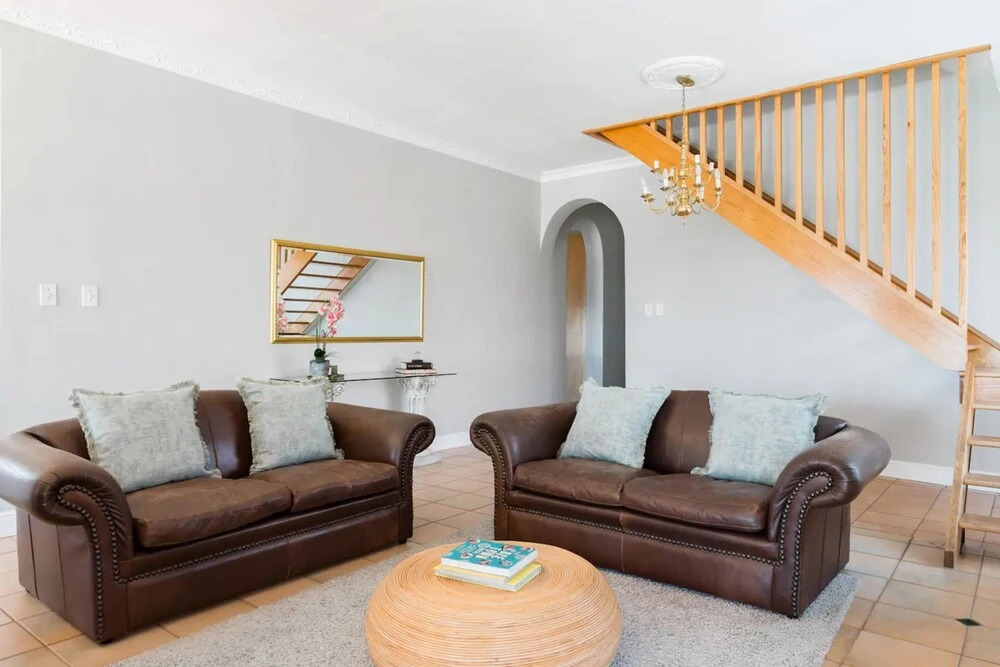 3 Bedroom Hilltop Home with Spectacular Views