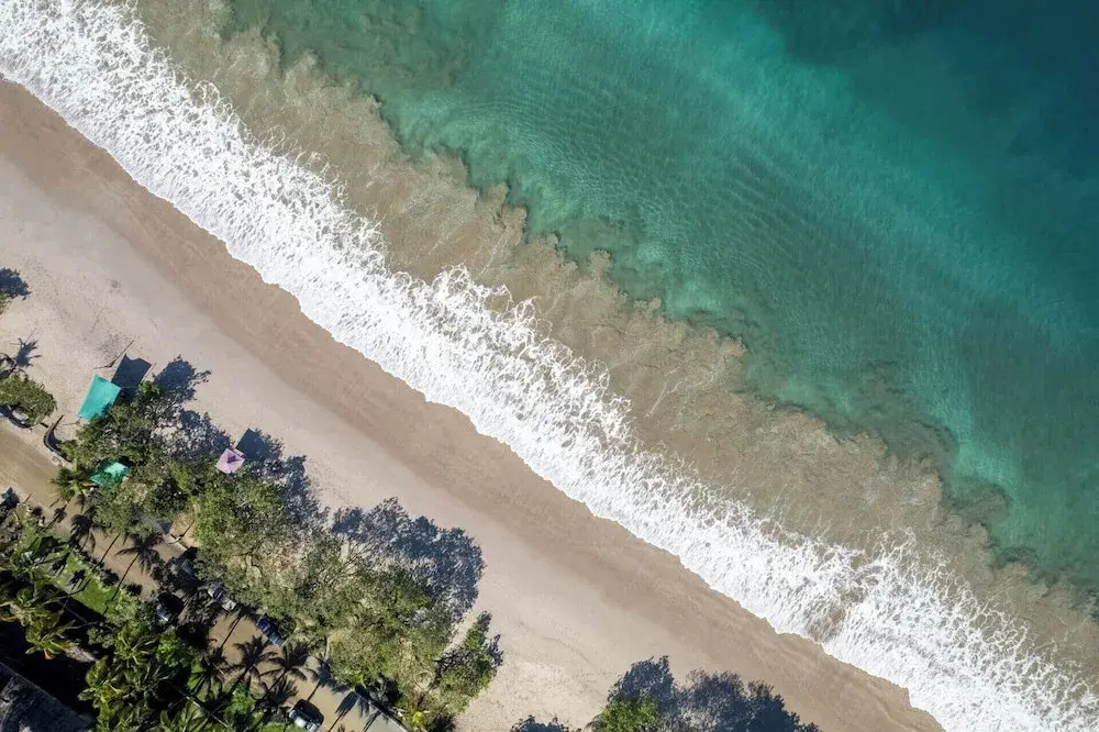 Stylish Flamingo Condo with Ocean Views, Renovated Kitchen & Walkable Beach Access