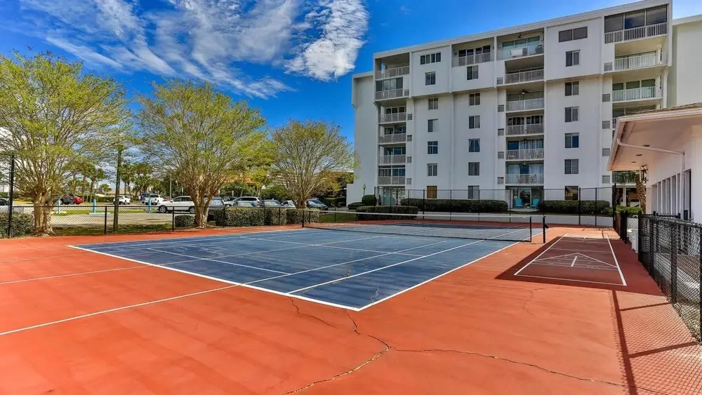 Dolphin Point 402b