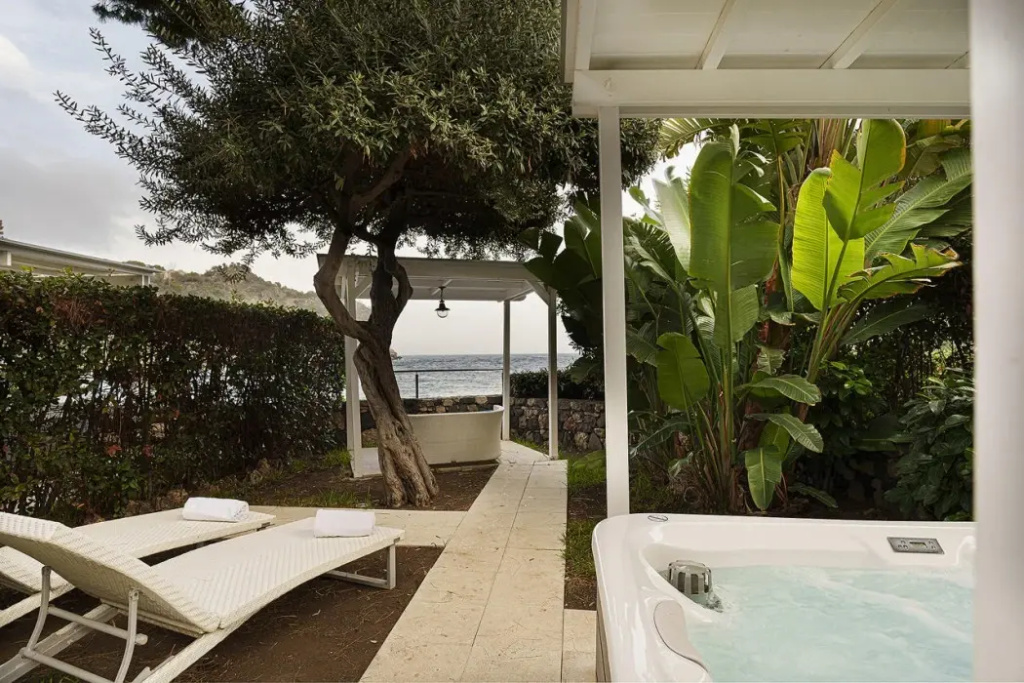 Курортный отель La Plage Resort