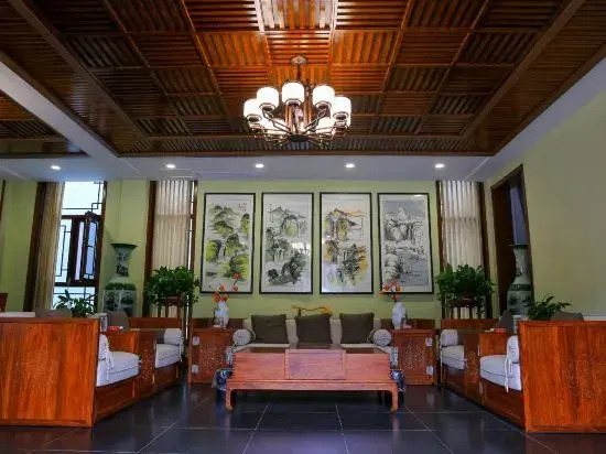 Yinzuo Junlan Hostel