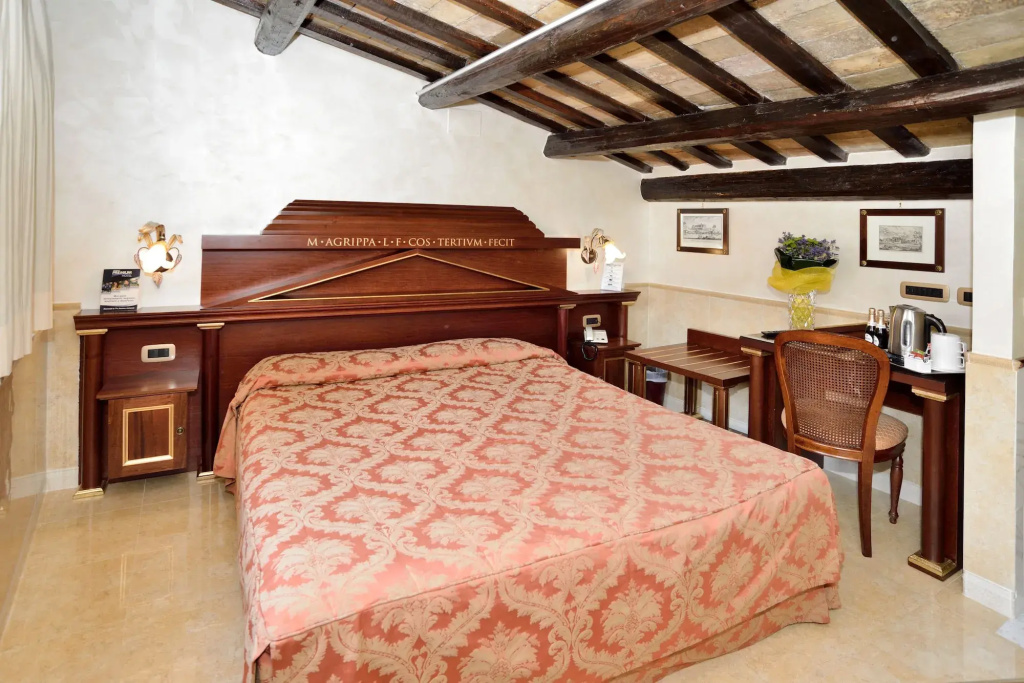 Pantheon Inn