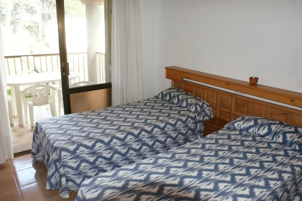 Apartment Emporium 1-F4
